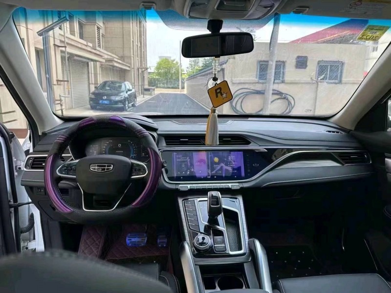 东营21年吉利博越3