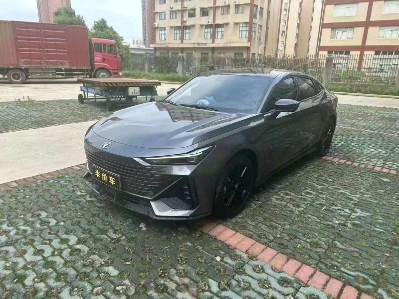 鄂州22年長安汽車UNI-V2