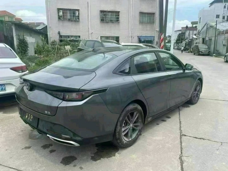 保定24年长安汽车逸达6