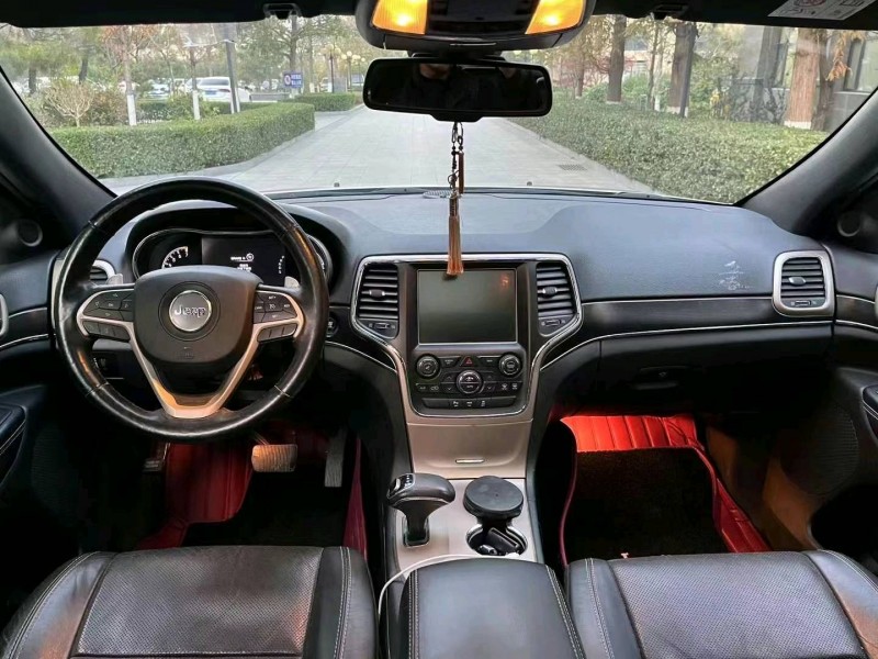 烟台14年Jeep大切诺基8