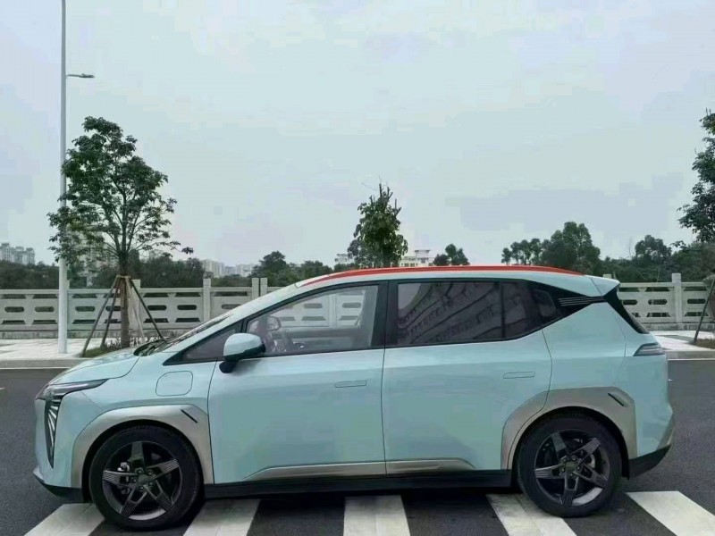 成都23年传祺埃安Y3