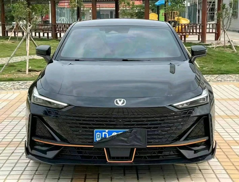 汕头23年长安汽车UNI-V1
