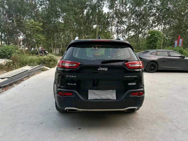 徐州16年Jeep自由光9