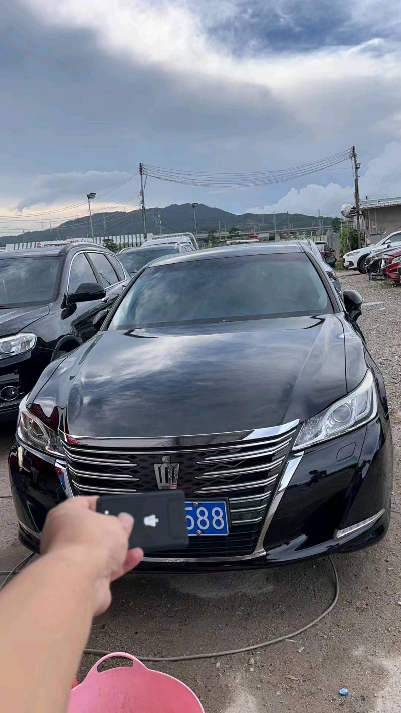广州15年丰田皇冠1