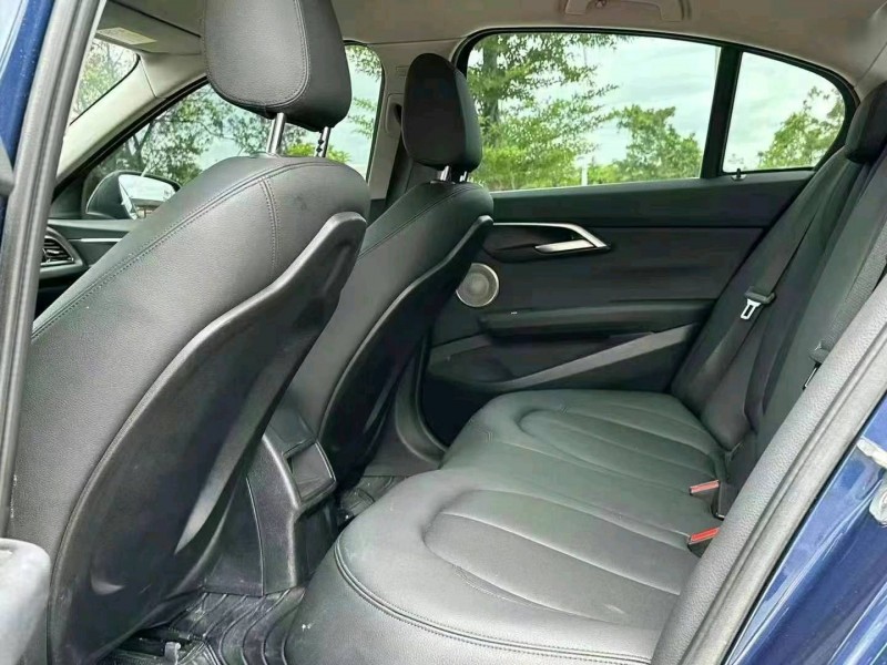 佛山21年宝马1系7