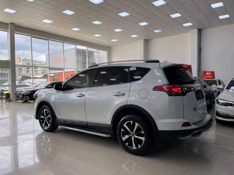 广州16年丰田RAV4荣放3