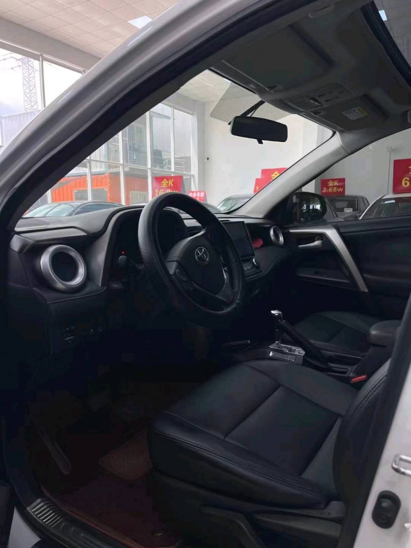 广州16年丰田RAV4荣放5