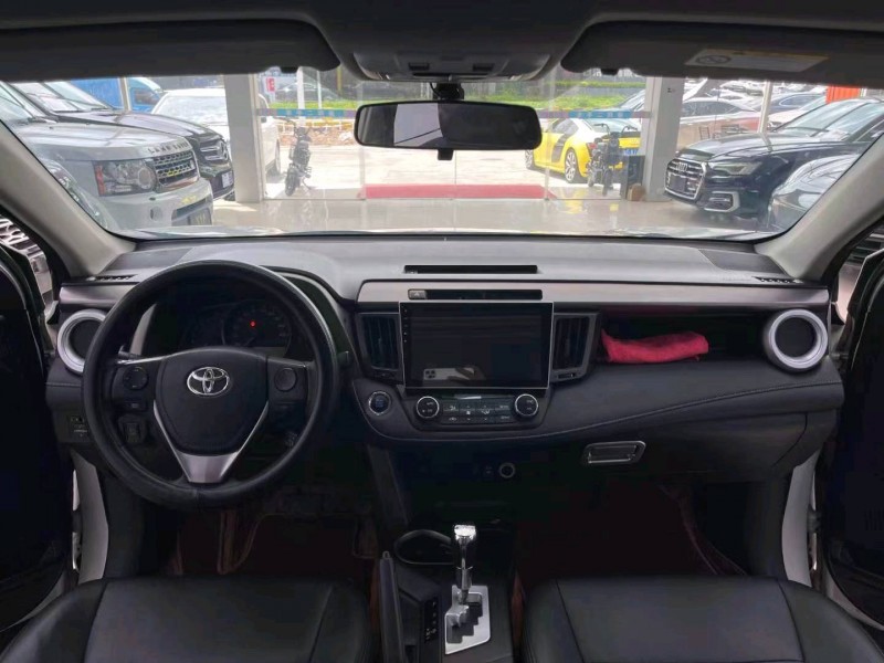 广州16年丰田RAV4荣放6