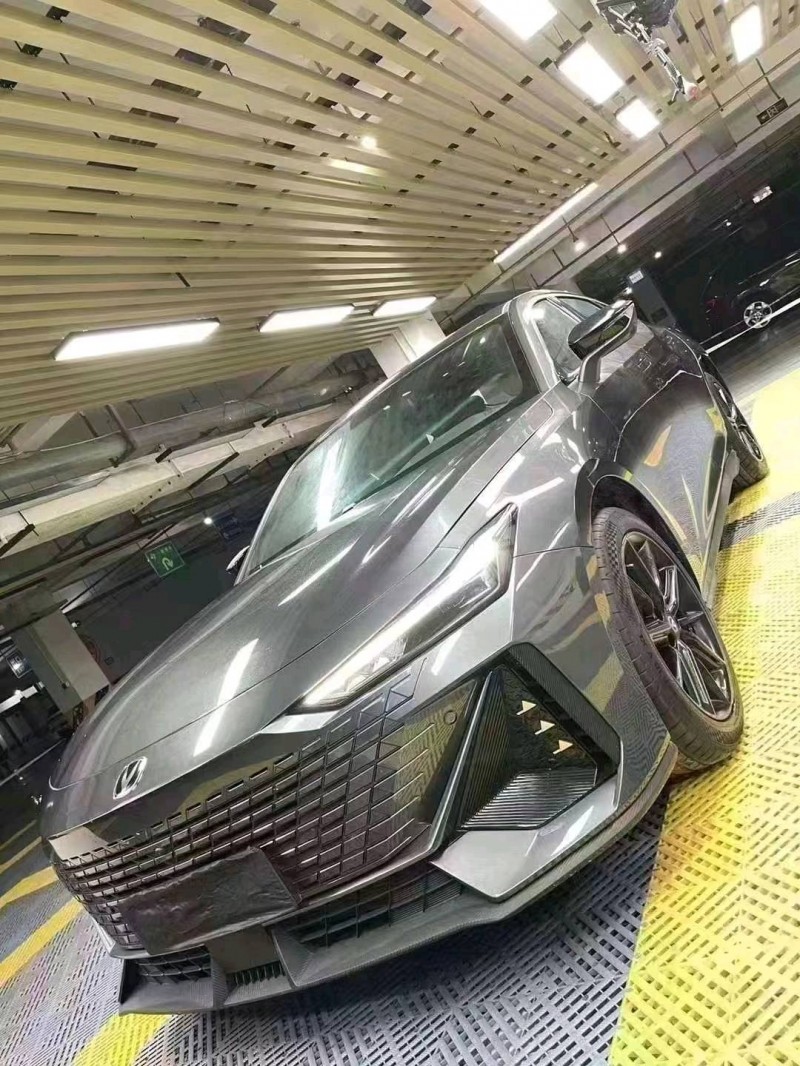 成都23年长安汽车UNI-V2