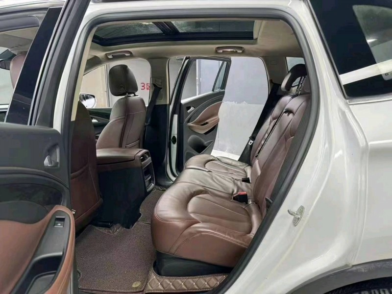 成都15年别克昂科威8