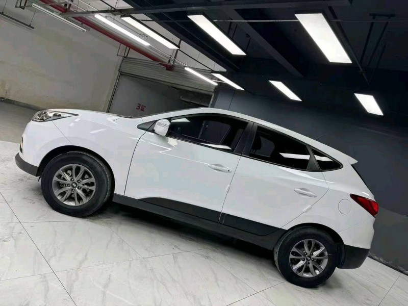 成都17年现代ix353