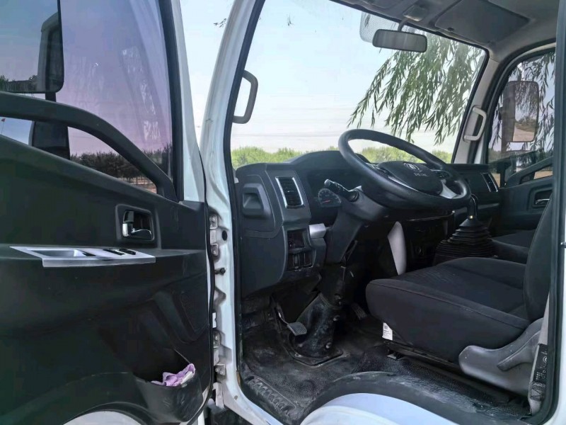 保定21年东风多利卡5