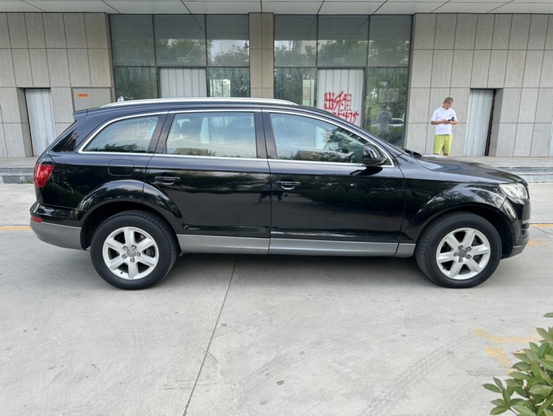 济宁11年奥迪Q74