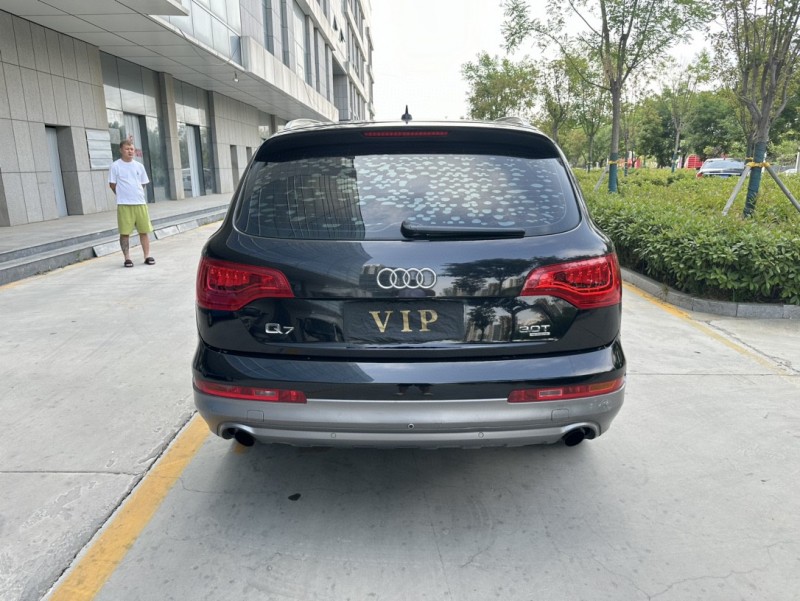 济宁11年奥迪Q79