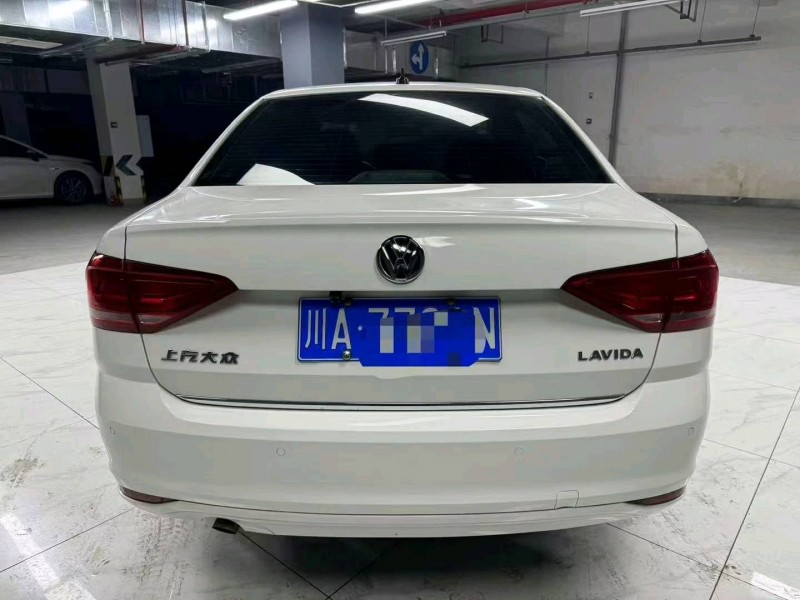 成都16年大众朗逸8