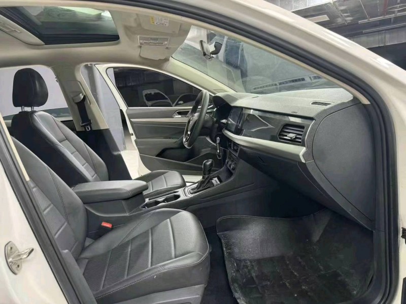 成都21年大众朗逸7