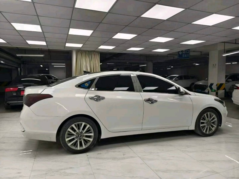 成都17年现代名图9