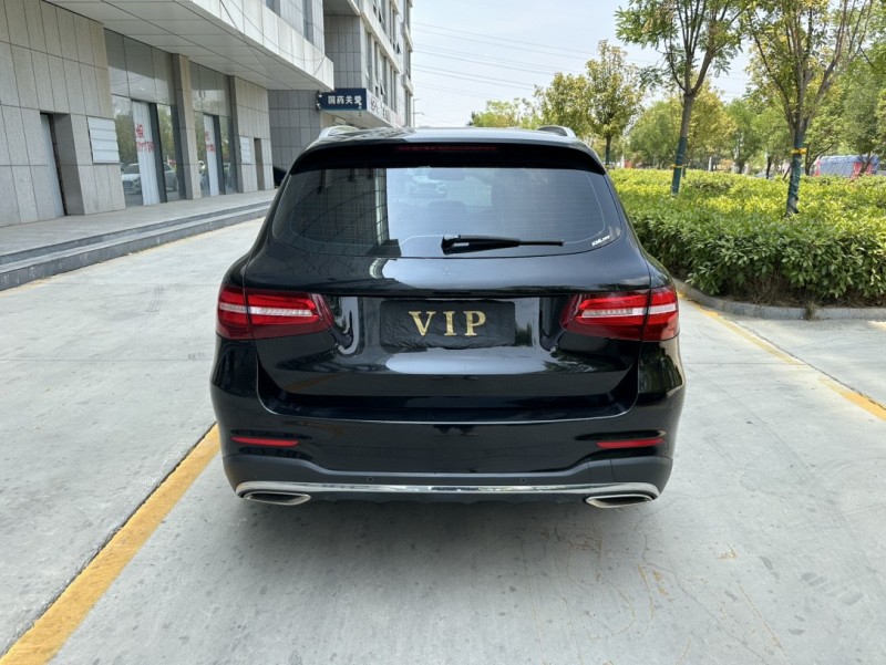 济宁19年奔驰GLC9