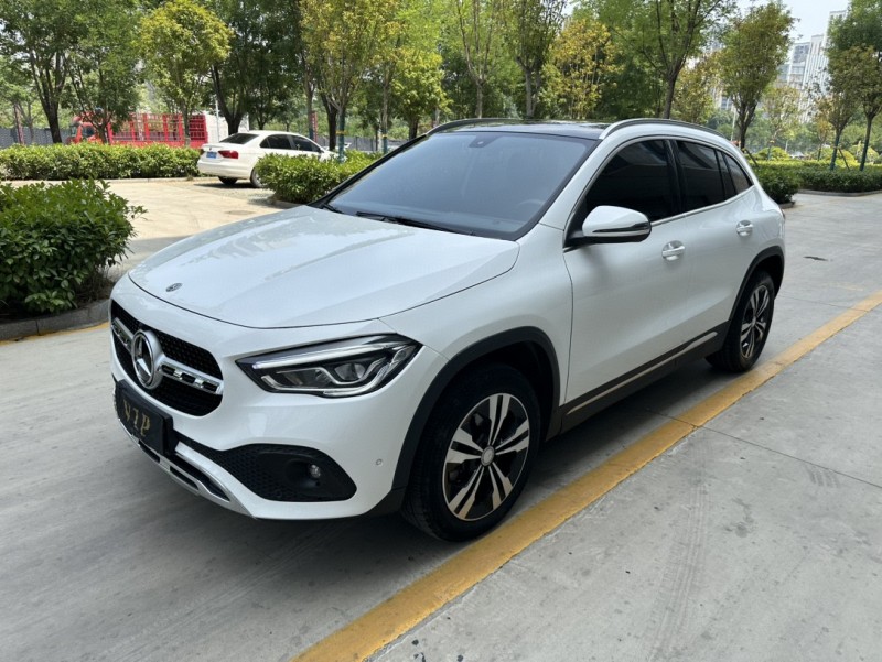 济宁21年奔驰GLA3