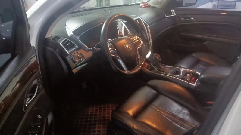 成都13年凯迪拉克SRX3