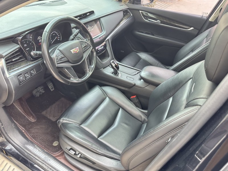 济宁19年凯迪拉克XT56
