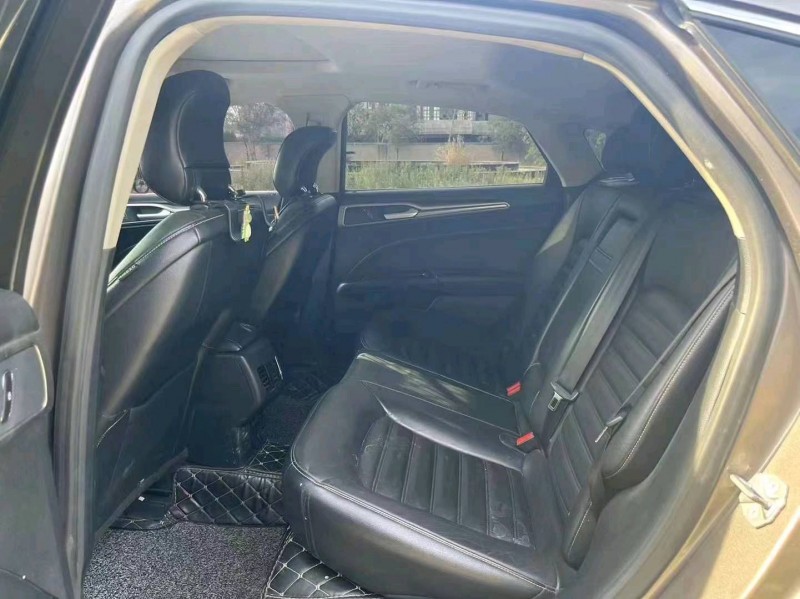 东营17年福特蒙迪欧9