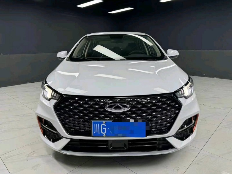 成都24年奇瑞艾瑞泽1