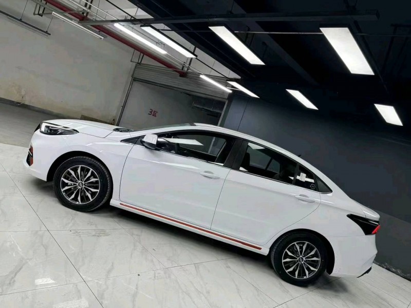 成都24年奇瑞艾瑞泽3