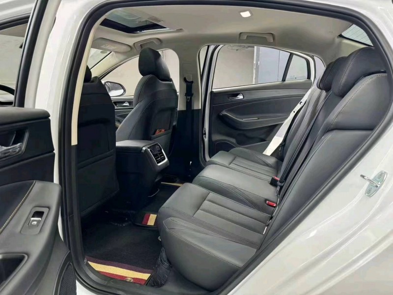 成都24年奇瑞艾瑞泽5