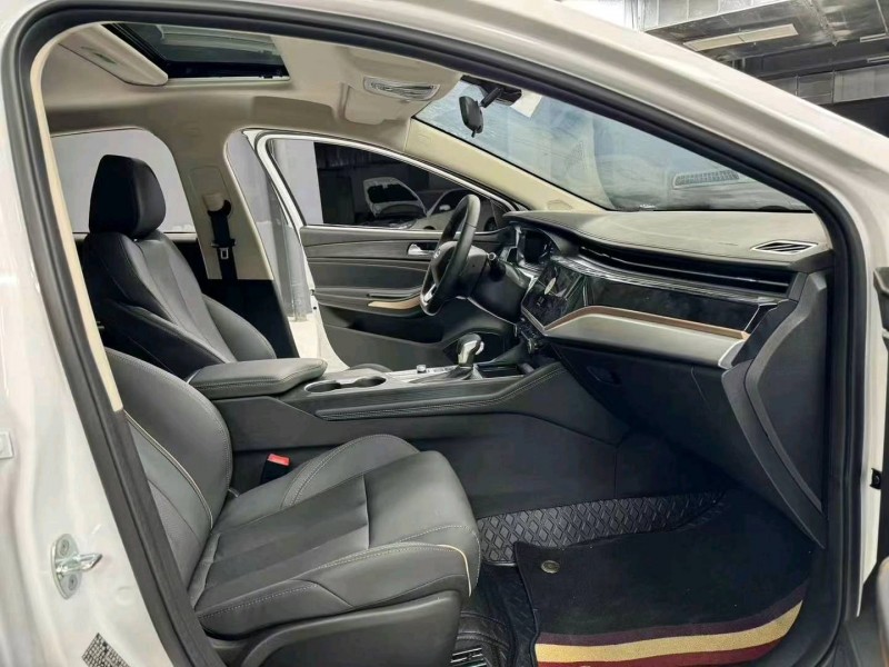 成都24年奇瑞艾瑞泽7