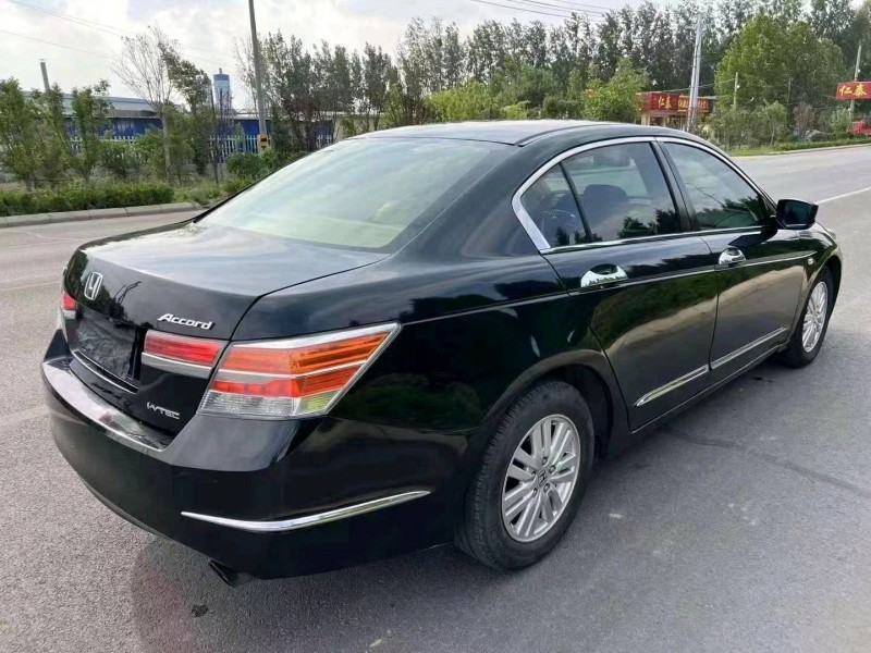 东营13年本田雅阁7