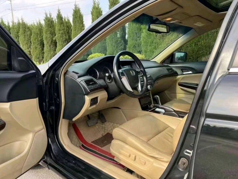 东营13年本田雅阁8