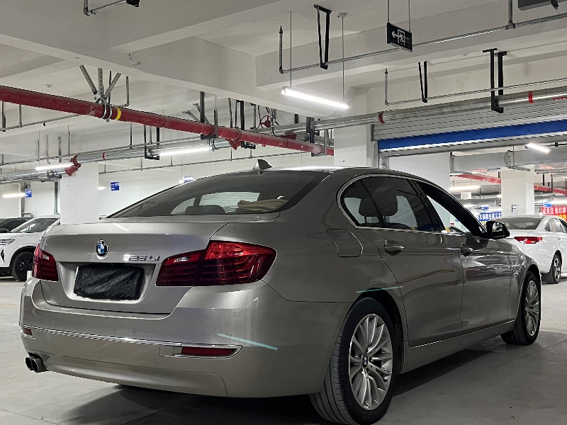 成都15年宝马5系7