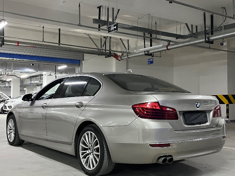 成都15年宝马5系8