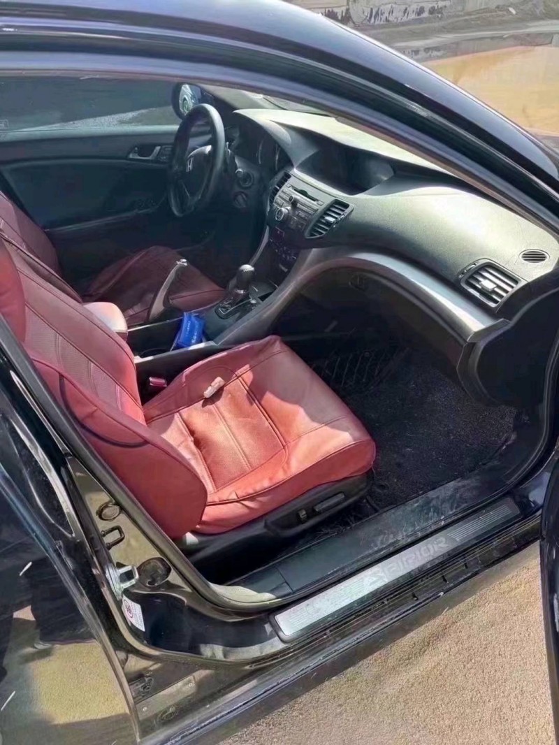 菏泽11年本田思铂睿5