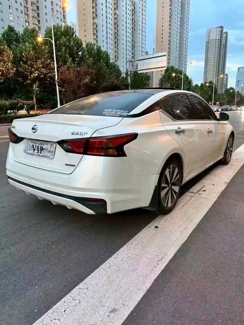 保定22年日产天籁4