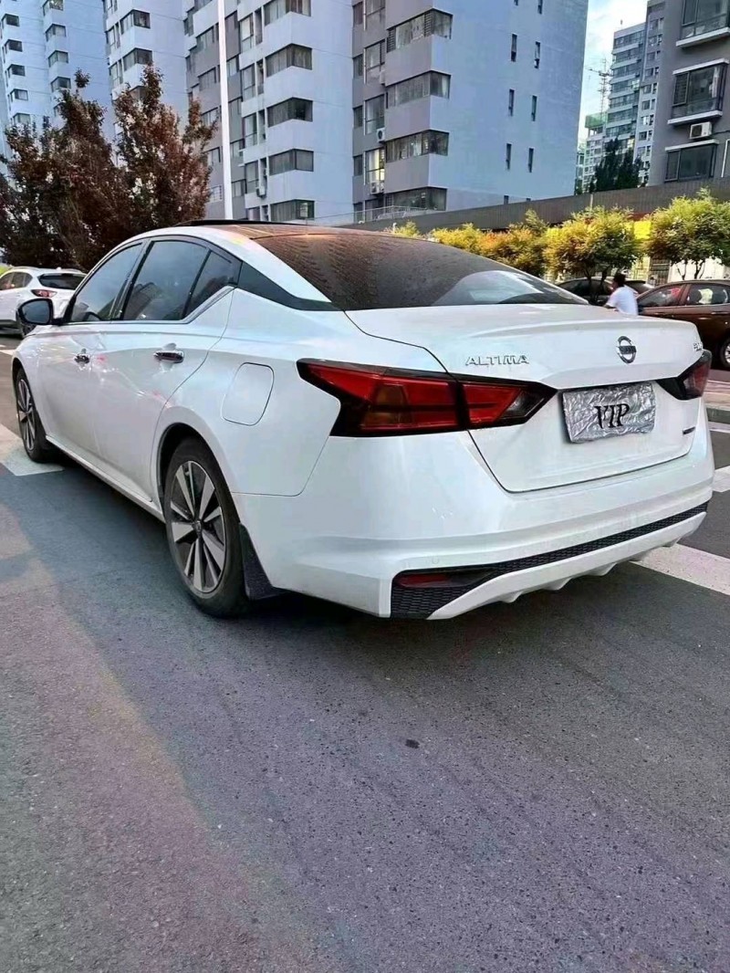 保定22年日产天籁8