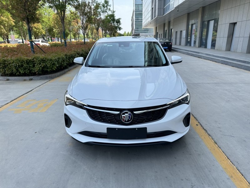 济宁24年别克威朗1