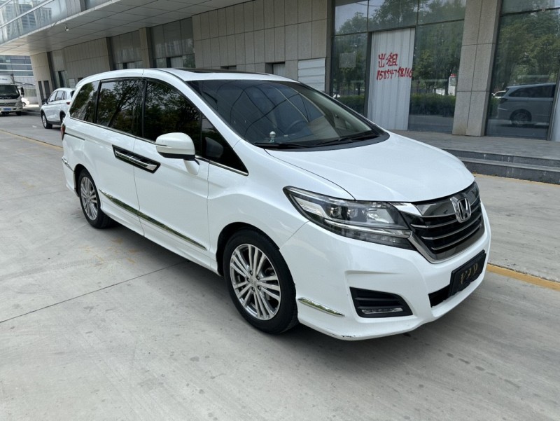 济宁18年本田艾力绅2
