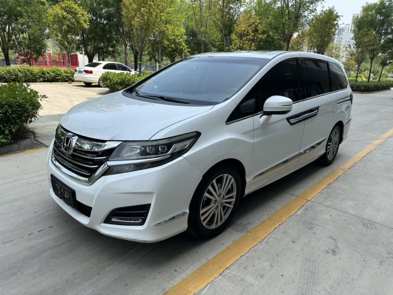 济宁18年本田艾力绅3