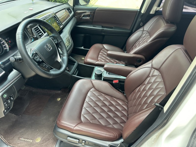 济宁18年本田艾力绅4