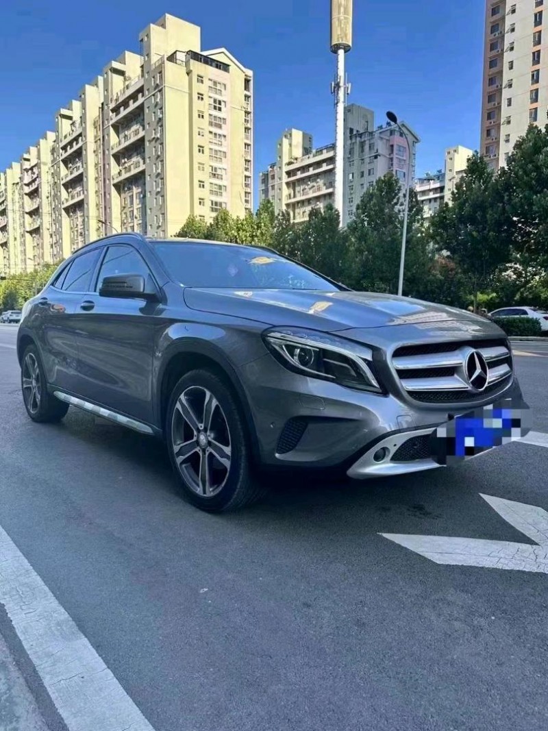 保定16年奔驰GLA2