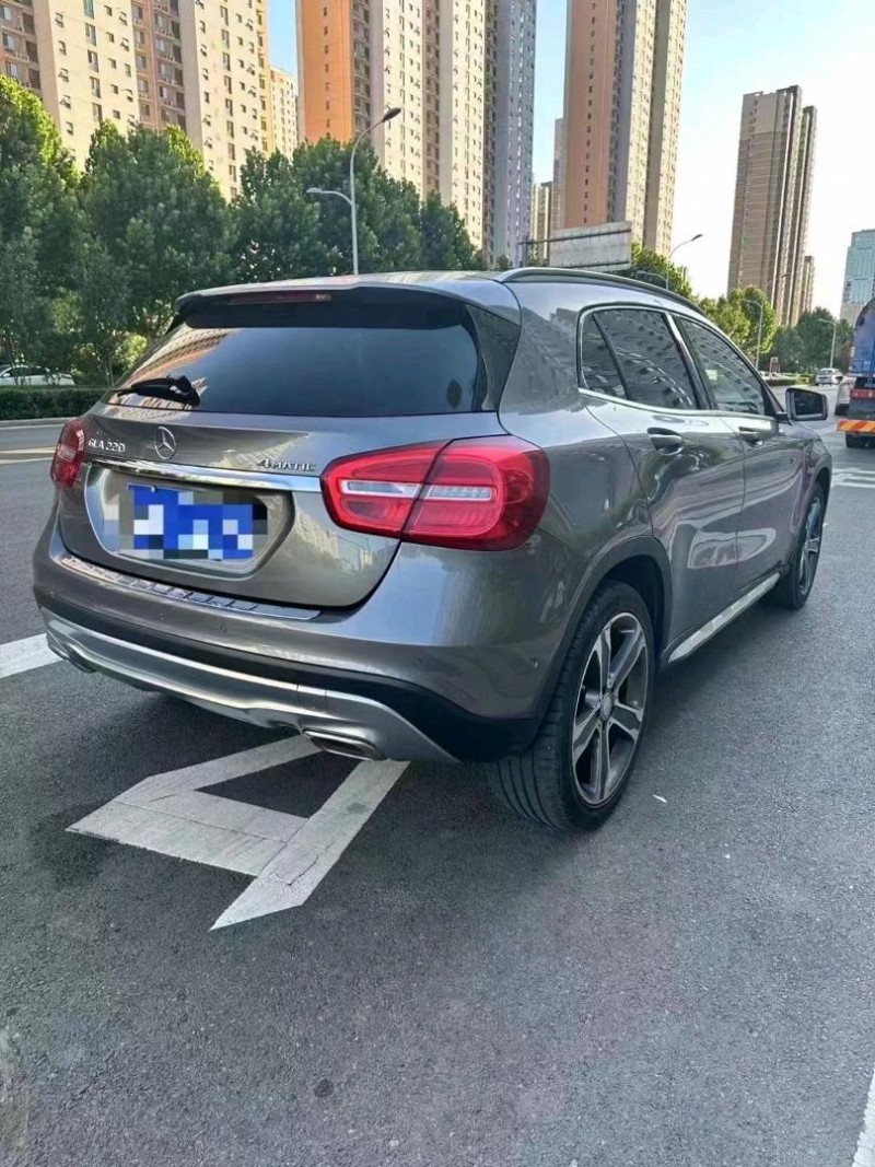 保定16年奔驰GLA3