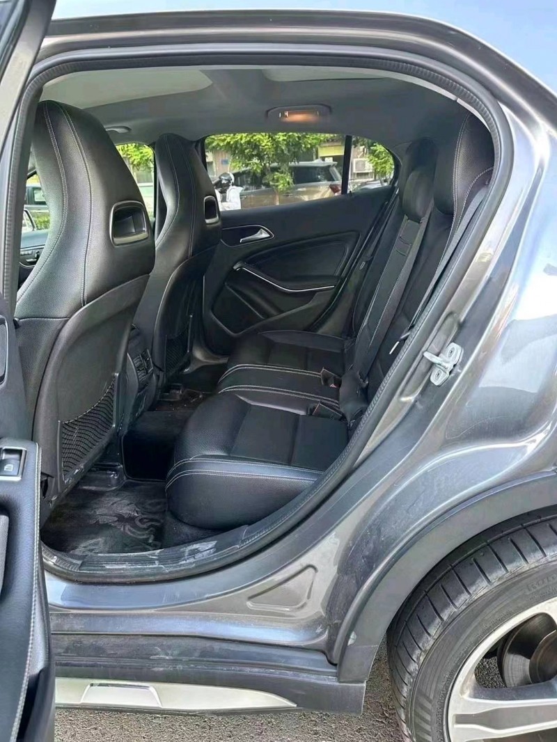 保定16年奔驰GLA7