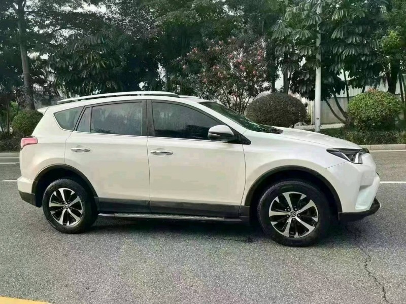 汕头18年丰田RAV4荣放2