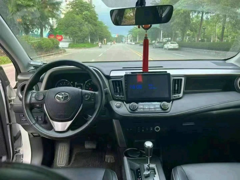 汕头18年丰田RAV4荣放8