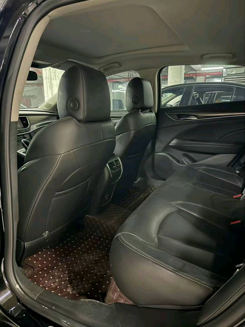 重庆23年别克君越5