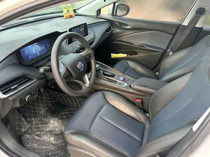 中山23年别克微蓝6