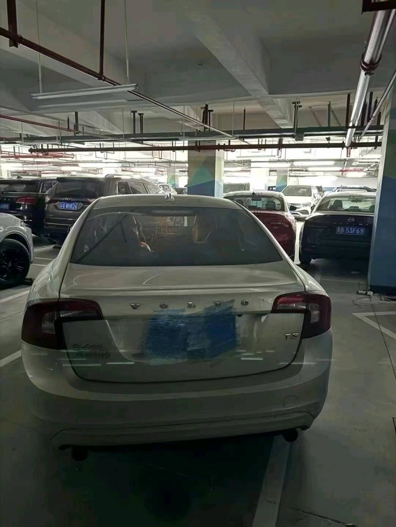 重庆16年沃尔沃S60L4