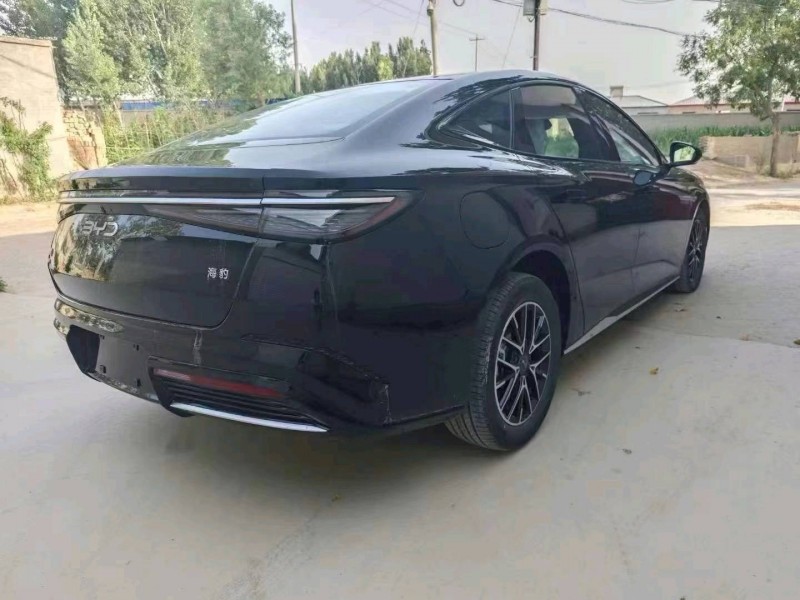保定24年比亚迪海豹4